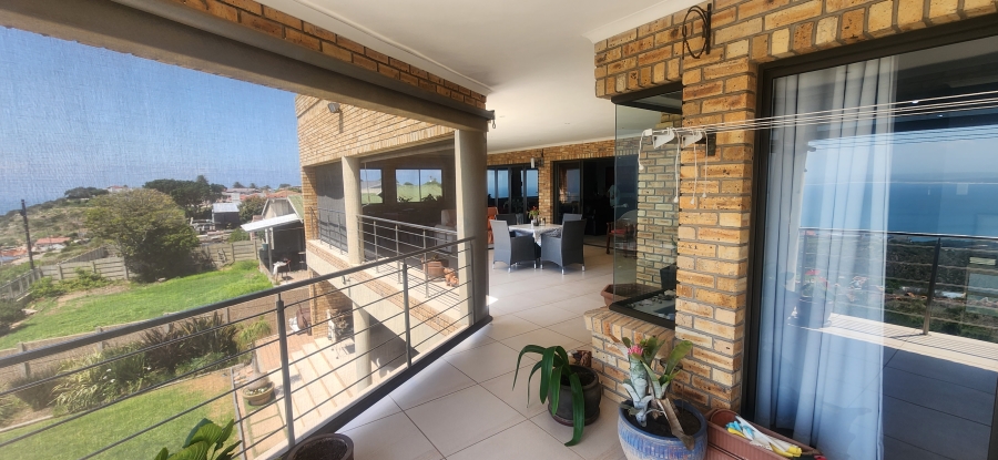 6 Bedroom Property for Sale in Da Nova Western Cape